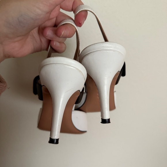 Lewit ‘Viola’ Leather Pumps in White & Black | Size 38.5 - Picture 3 of 8